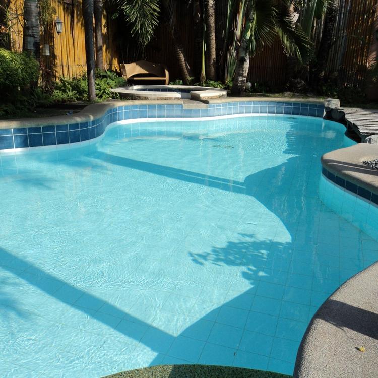 Pool Cleaning & Maintenance